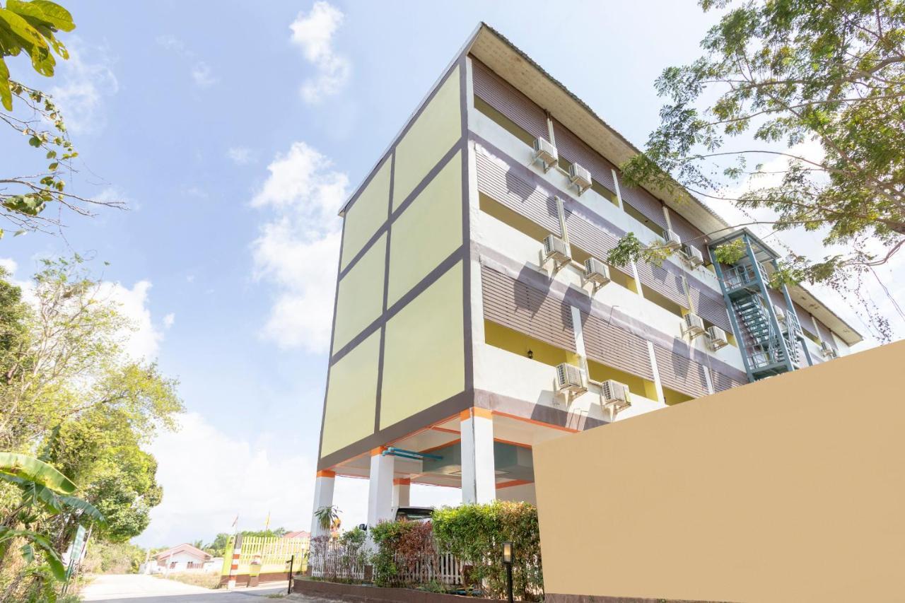 Oyo 632 Thanagrit Apartelle Tha Mai المظهر الخارجي الصورة